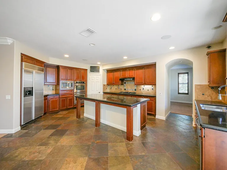 4215 Jameson Cir — Photo 9