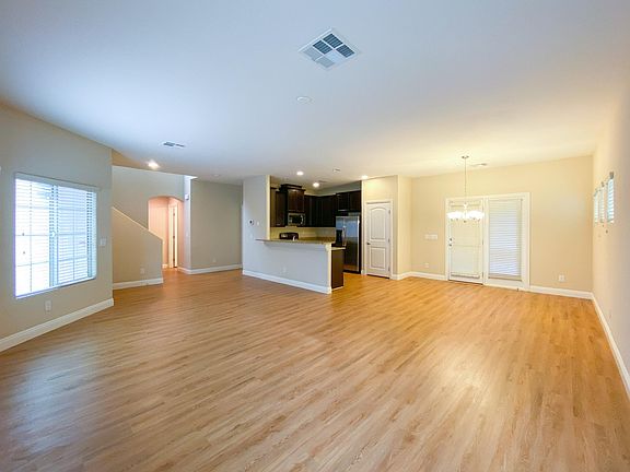 4th image of 9658 Greensburg Ave