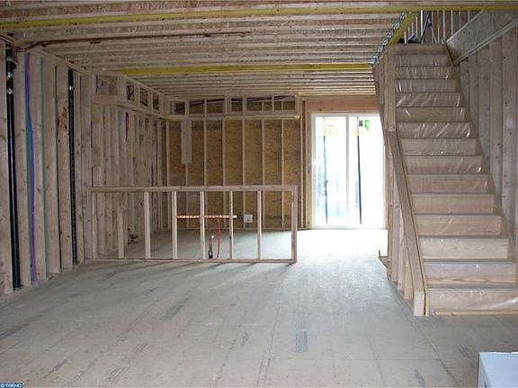 4th image of 2227 Trenton Ave