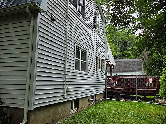 4th image of 266 Rogers Rd