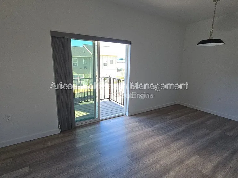 1630 SW Juniper Ave — Photo 3