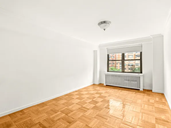 420 East 55th Street 11D image 3 of 6