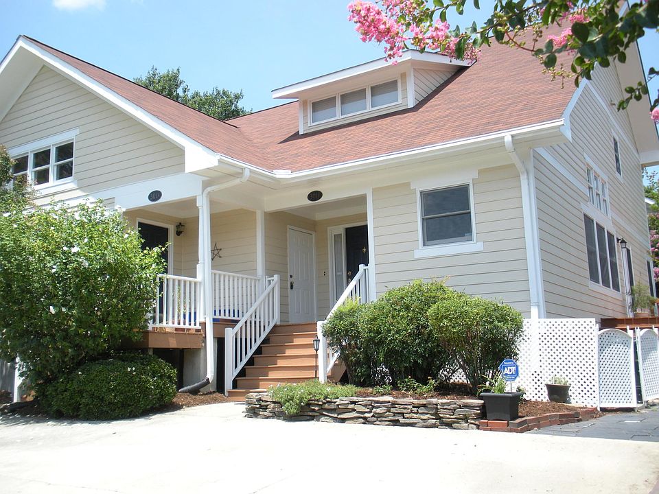 1st image of 301 McGregor Dr #B