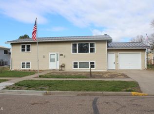 304 Main St, Stanton, ND 58571