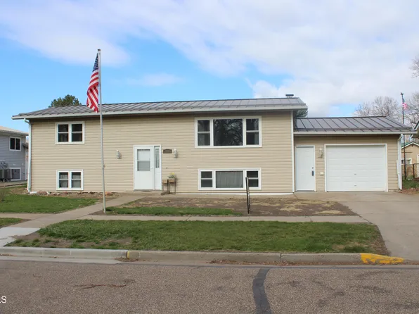 304 Main St, Stanton, ND 58571