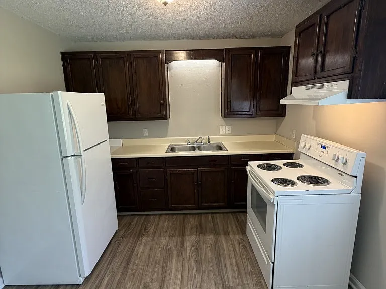 360 Creekwood Ct #B — Photo 18