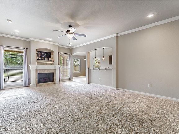3rd image of 3082 N Verona Ln