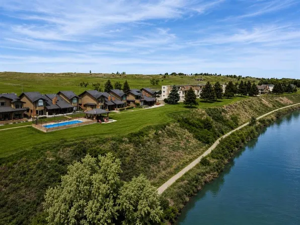 1051 S 3rd St NW #112, Medicine Hat, AB T1A 7Y4
