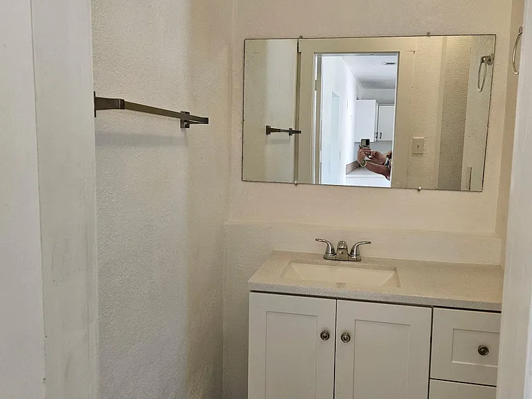 655 E Carico St #8-B — Photo 2