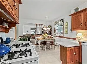 465 W Omar St — Photo 3