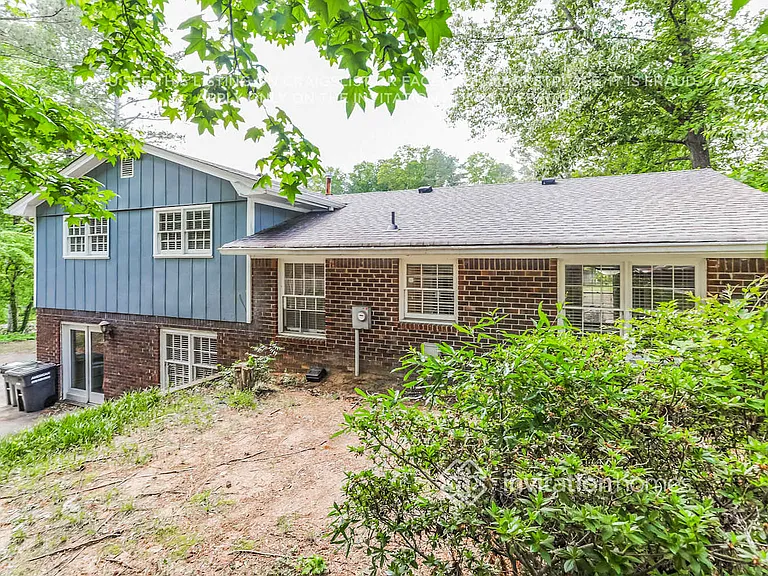 631 Shannon Green Cir SW — Photo 18