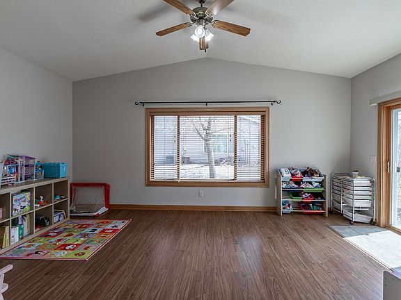 4th image of 505 Welco Ln W
