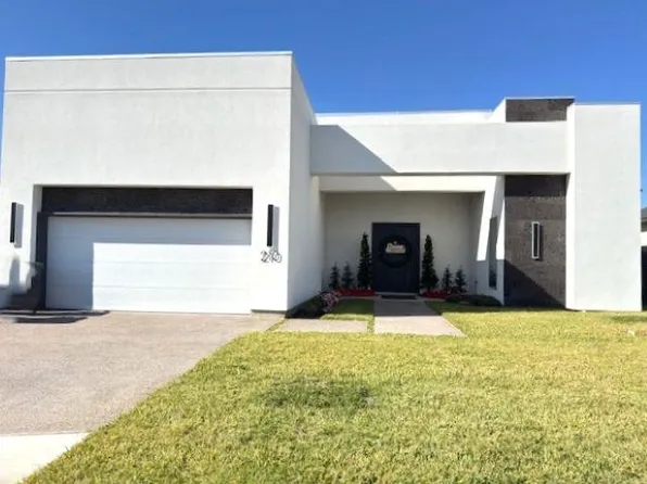 210 Canaria Dr, Laredo, TX 78045