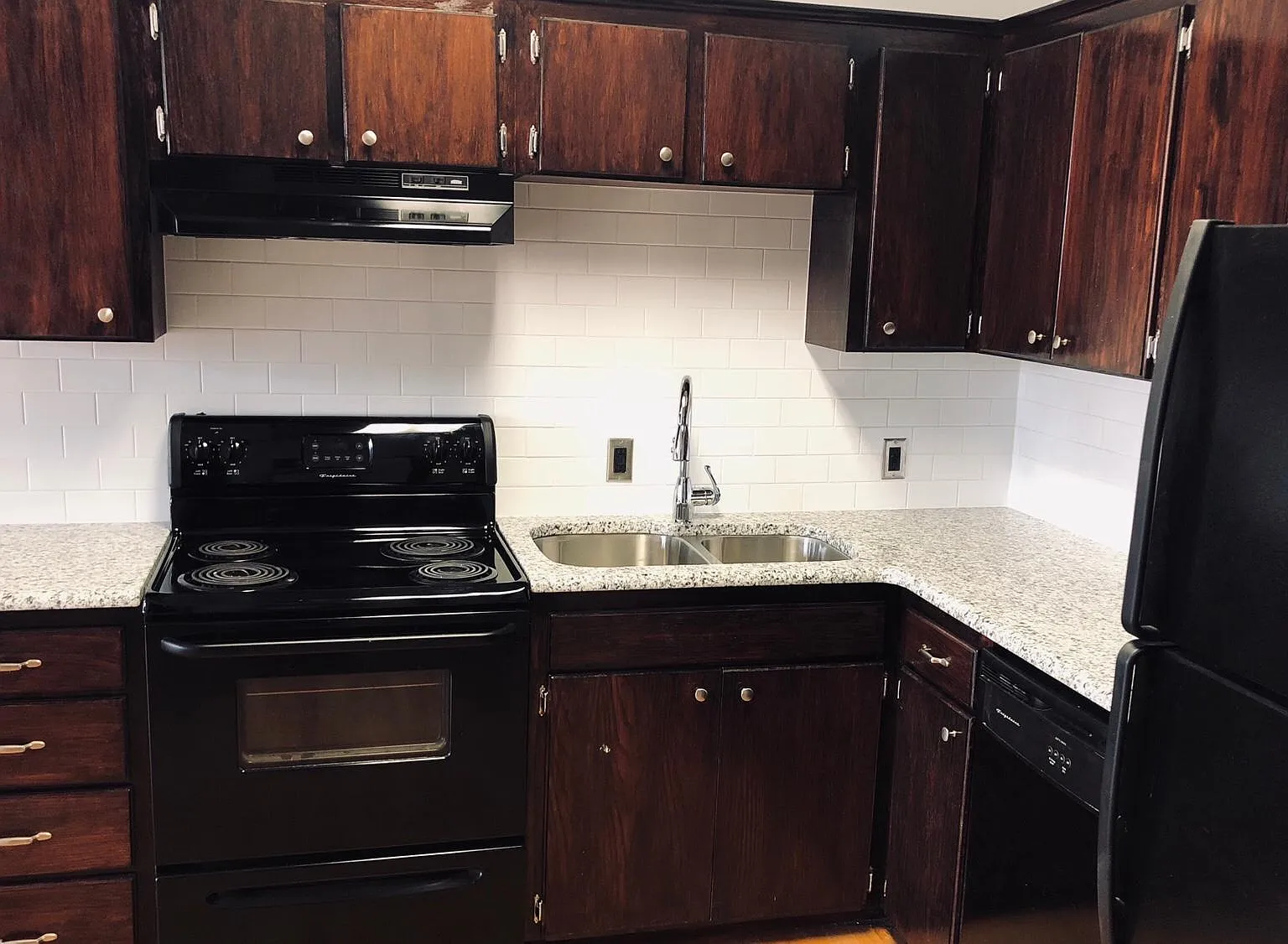 115 E Tyler Street — Photo 2