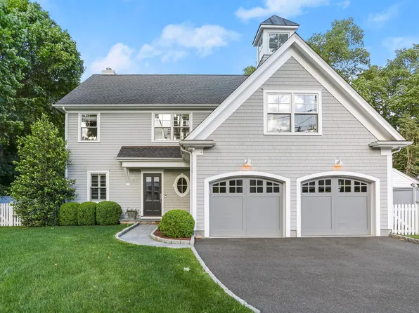 26 Long Lots Ln, Westport, CT 06880