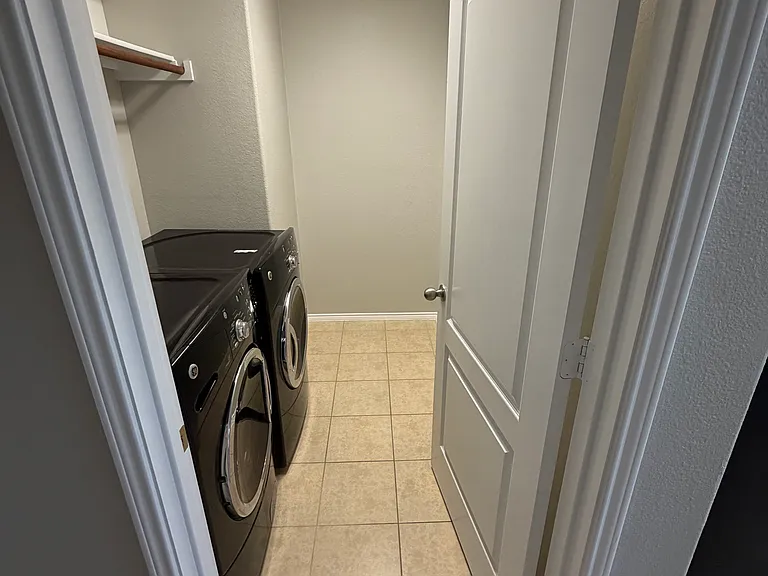 1008 Lucy Ln — Photo 13