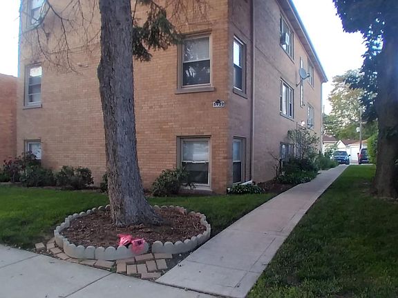 3rd image of 5922 W Higgins Ave APT 1S