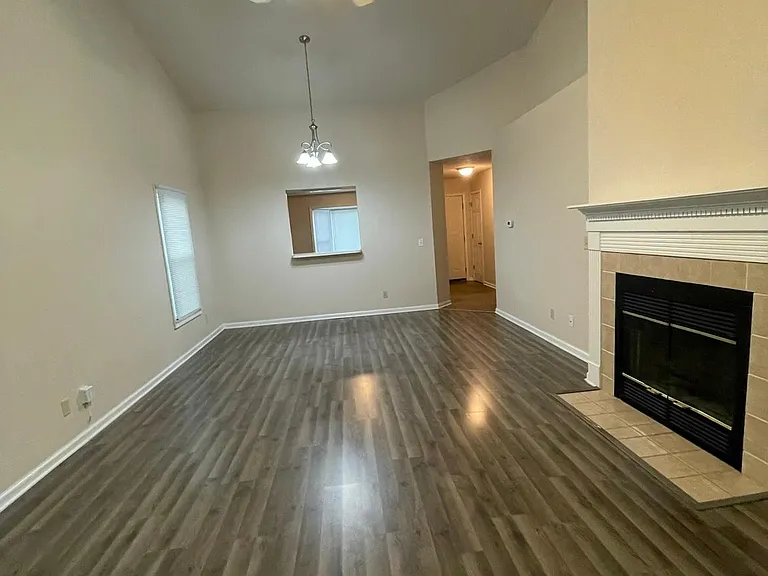 10846 Belair Dr — Photo 5