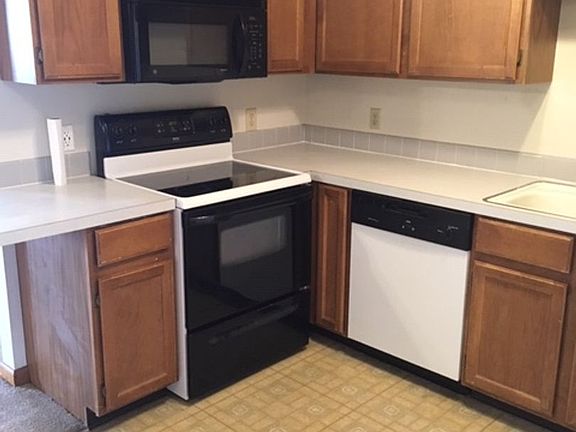 3rd image of 1708 Erin Ct