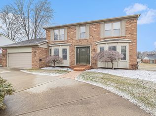 1382 Tiverton Trail Dr, Rochester Hills, MI 48306
