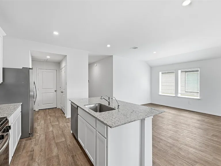 31323 Heddington Ln — Photo 11