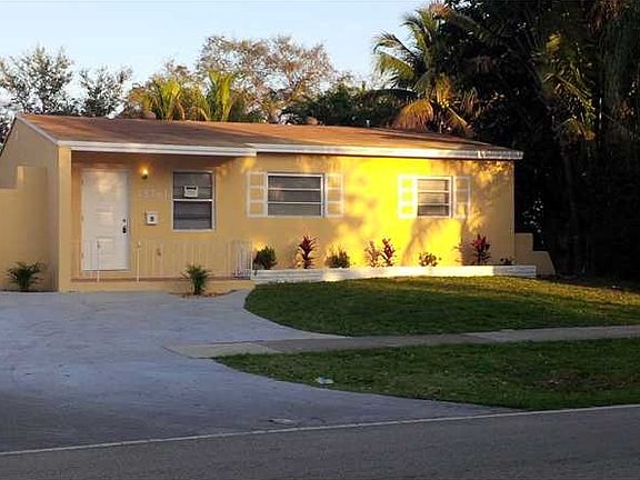 5th image of 15761 NE 14th Ave