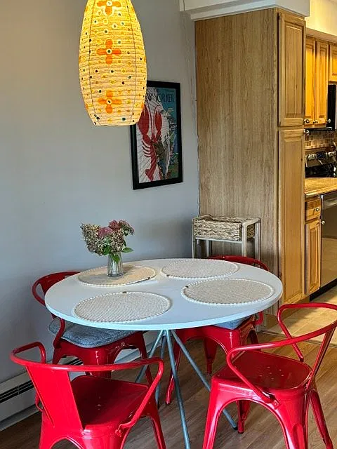 Enjoy One Floor Living and Move in Condition, Fully Furnished, close to Pen Bay Hospital and Samoset — Photo 3