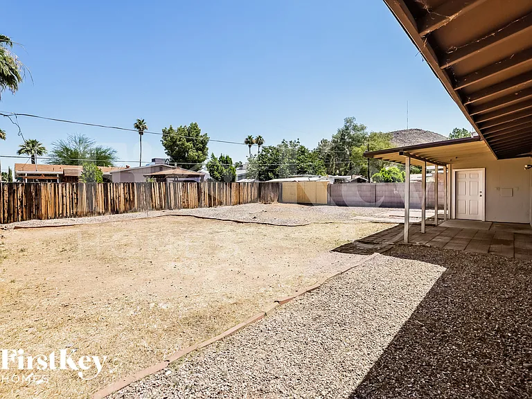 2114 W Sunnyside Dr — Photo 15