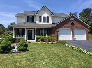2826 Chateau Ct, Roanoke, VA 24012