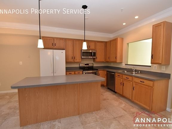 2nd image of 35 Harbour Heights Dr