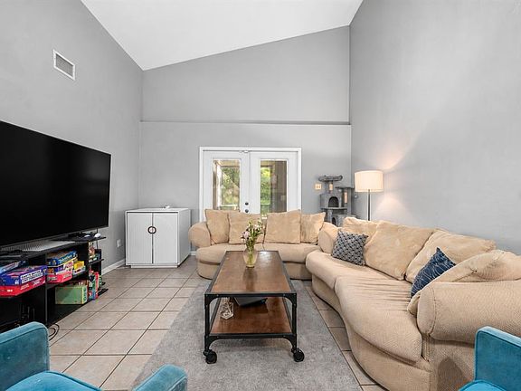 5th image of 4100 NE 17TH TERRACE