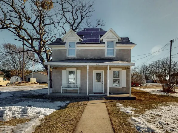 235 S Smith St, Kellogg, MN 55945