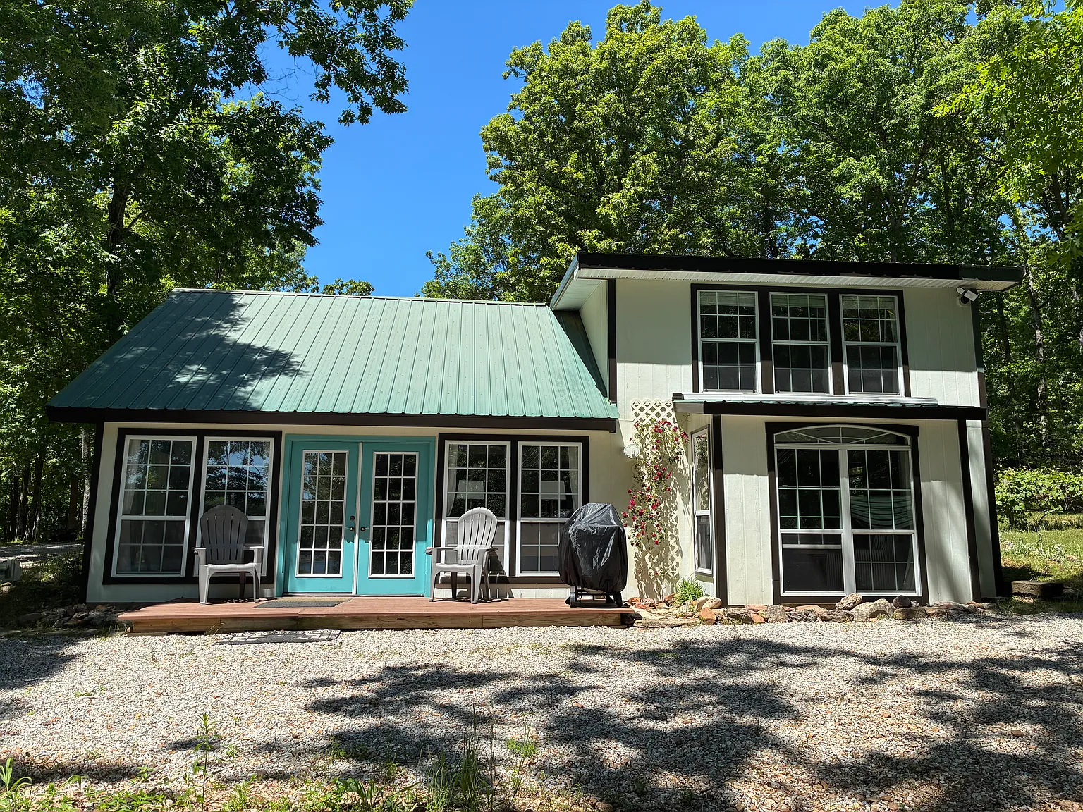 3 bed, 1.5 bath, 1575 sqft, $3,200 — Photo 2
