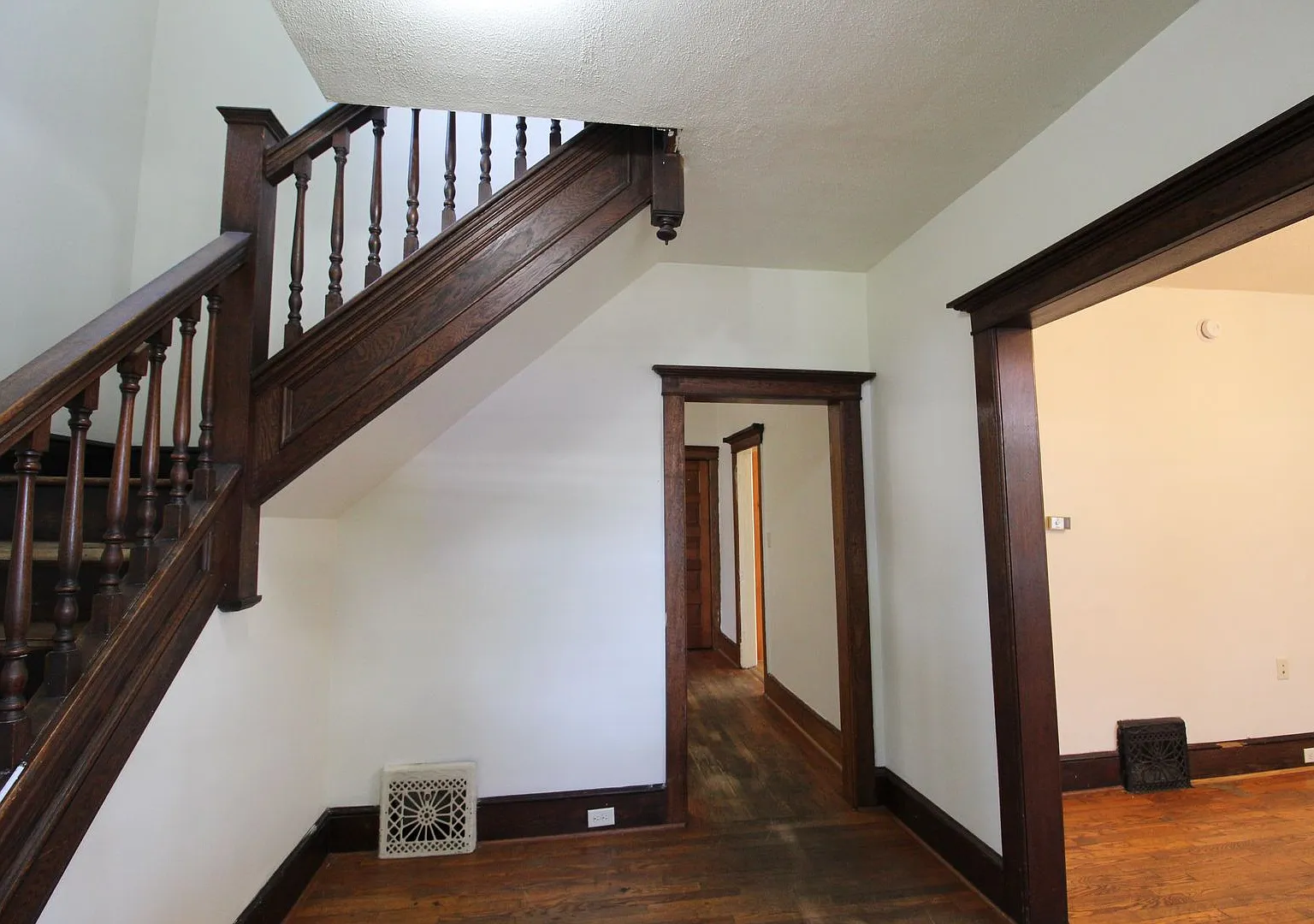 263 Old South High Street - Zoned R2 - OM/ OT — Photo 2