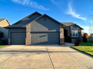 3612 N Forest Ridge Ct, Wichita, KS 67205