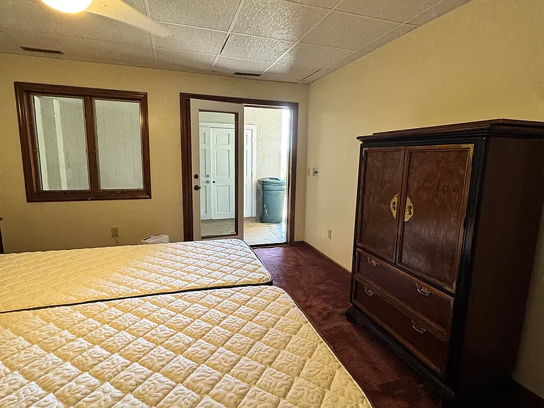 483 Clawson St — Photo 40