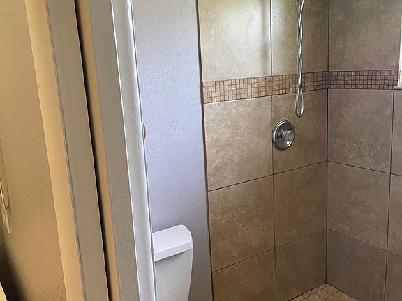 2nd image of 113 SW 44th St