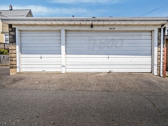 4th image of 62 Lewis St