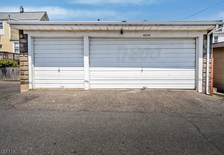 62 Lewis St — Photo 4