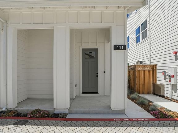 2nd image of 111 Sunnyside Ct
