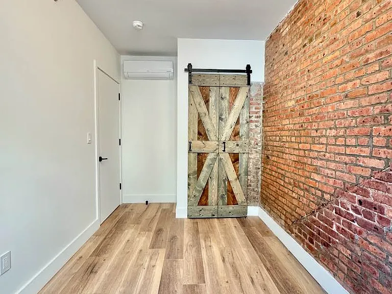 16 Howard Ave #2A — Photo 8