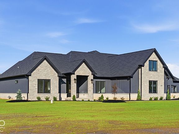 4th image of 2786 S Kings Way