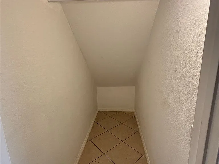 7909 Constantinople Ave — Photo 14
