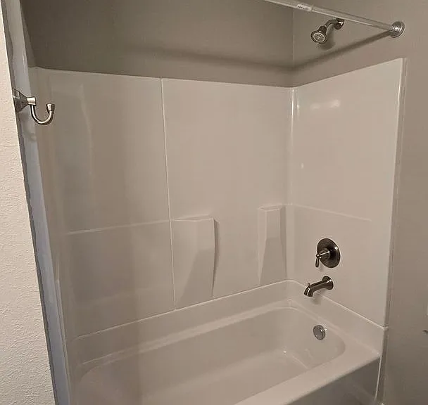 Catalina Apartments — Photo 12