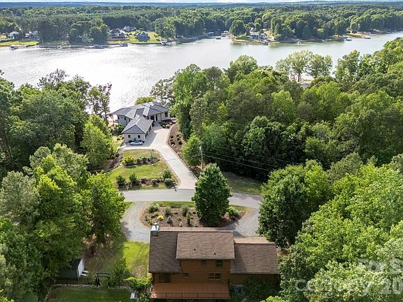 2nd image of 133 Folkstone Rd