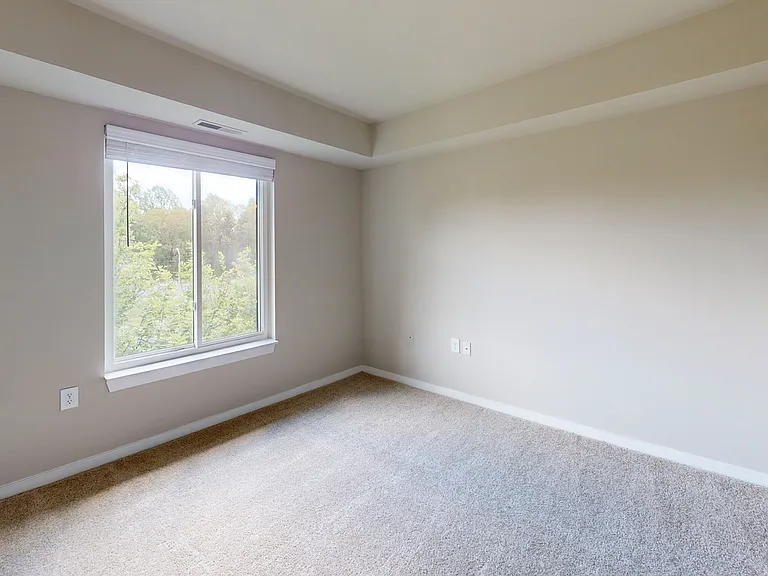 Seneca Place — Photo 42