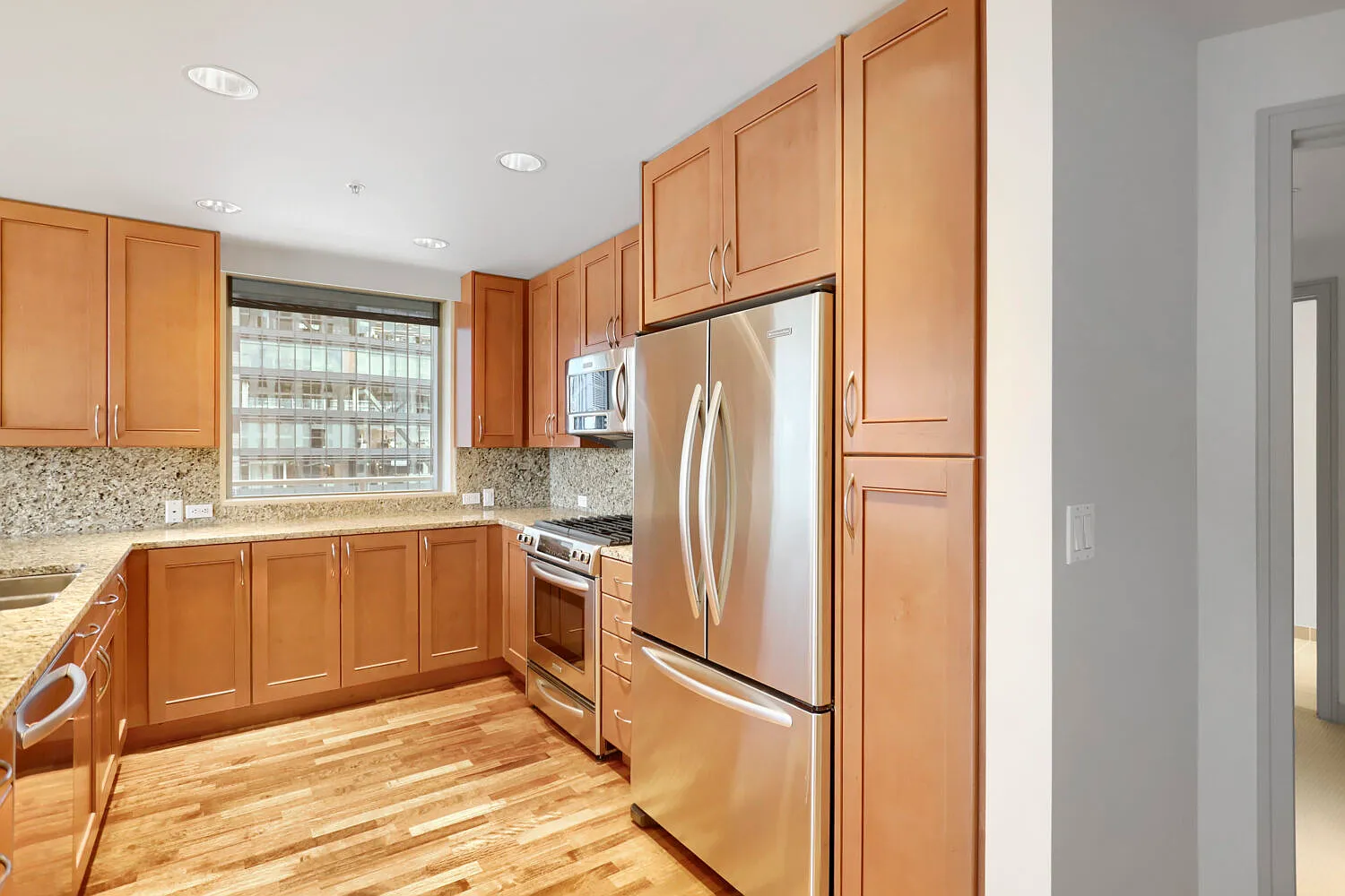 10650 NE 9th Pl Bellevue - 1520 — Photo 3