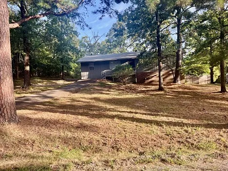 4 bed, 1.5 bath, 1458 sqft, $1,400 — Photo 2