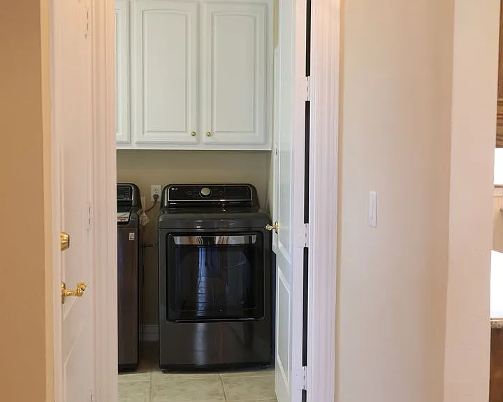 5700 FM 424 — Photo 36