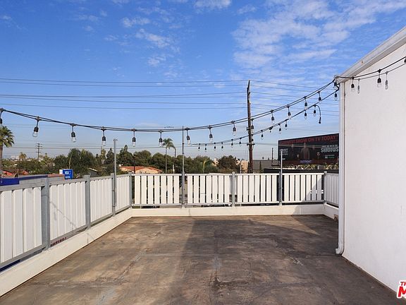 4th image of 2515 Lincoln Blvd